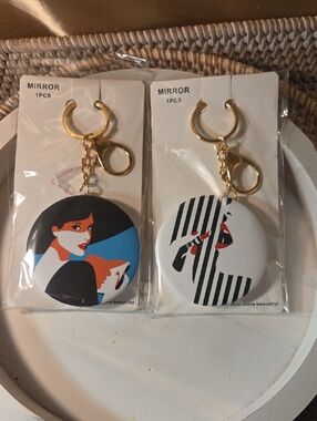 Stylish Compact Hand Mirror Keychain - Black & White Designs